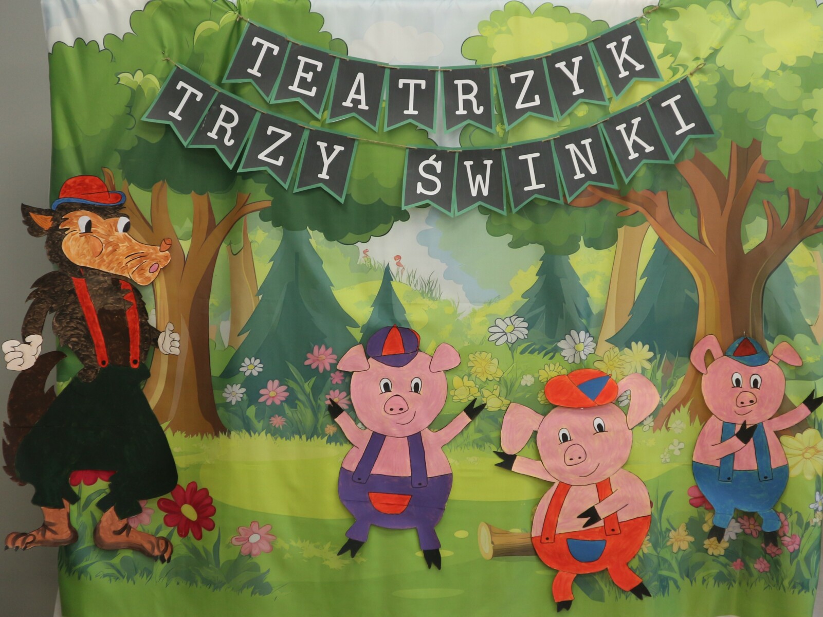Dzień Teatru-przedstawienie pt. " Trzy świnki"