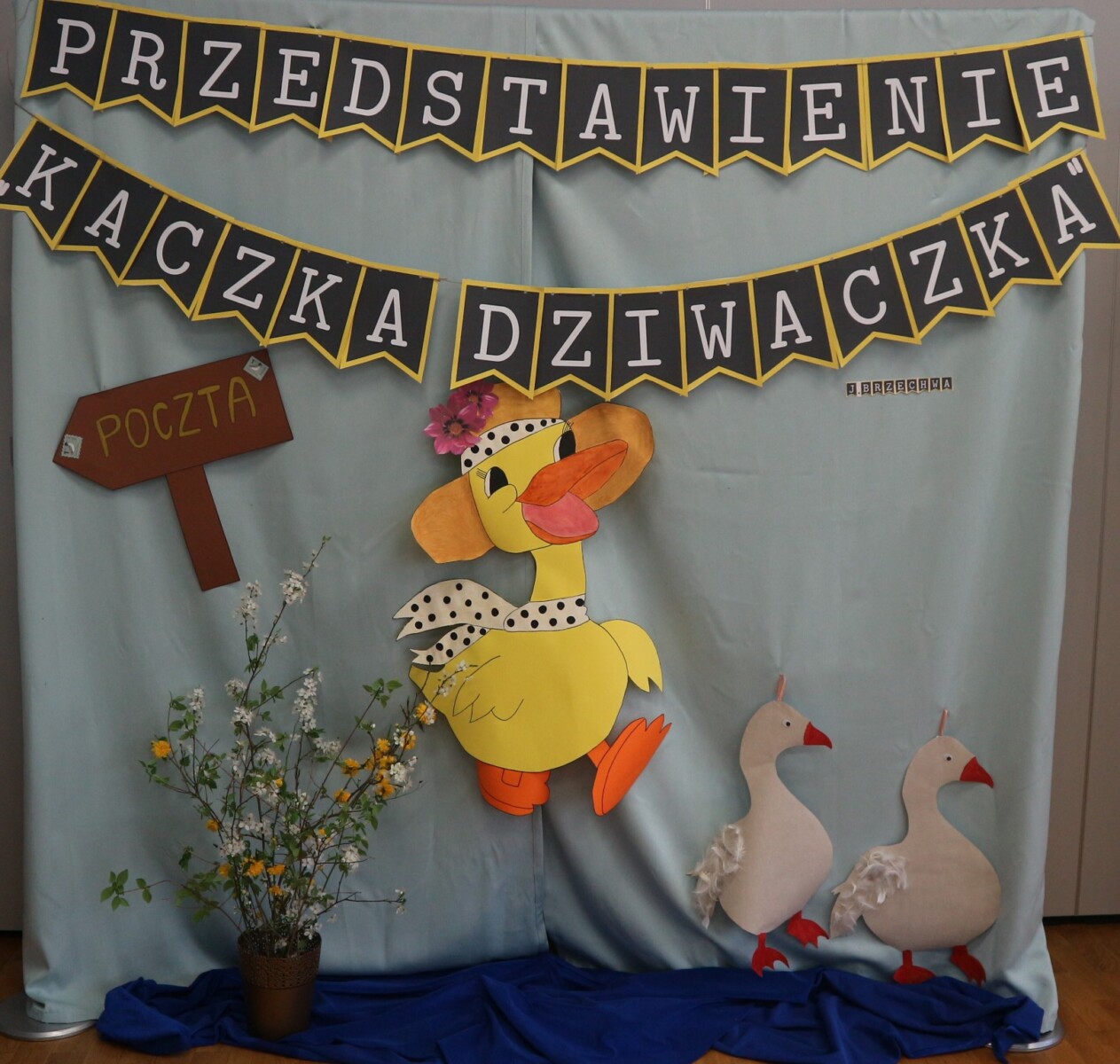 Przedstawienie pt. " Kaczka Dziwaczka"