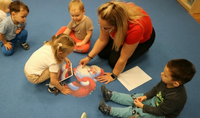 Wiersz pt: ,,Mikołaju gdzie ty masz prezenty''