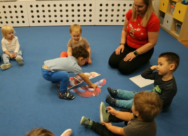 Wiersz pt: ,,Mikołaju gdzie ty masz prezenty''