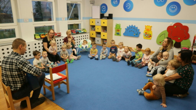 Kolędowanie- zwyczaje świąteczne.