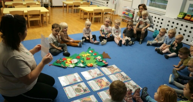 Kolędowanie- zwyczaje świąteczne.