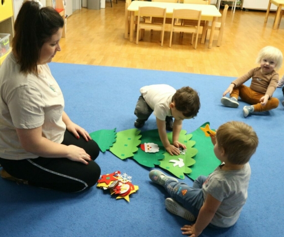 Kolędowanie- zwyczaje świąteczne.