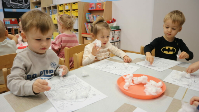 Praca plastyczna- Zimowy karmnik