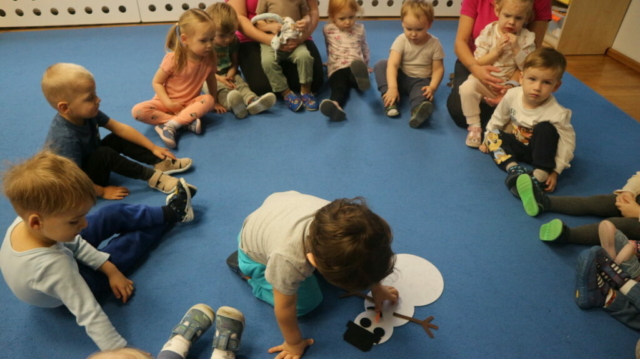 Wysłuchanie wiersza - ,,Zimowe zabawy''