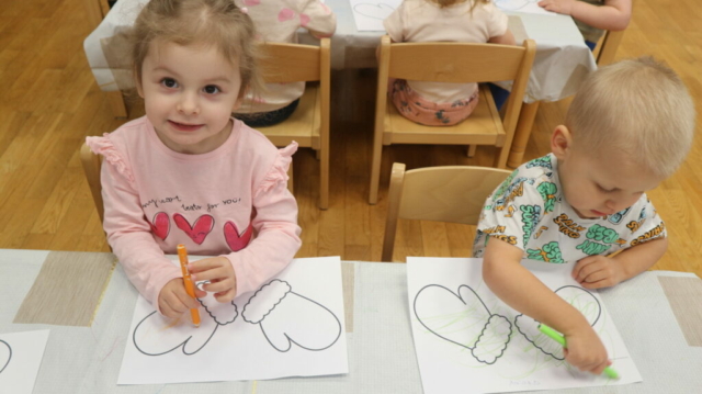 Praca plastyczna - rękawiczki