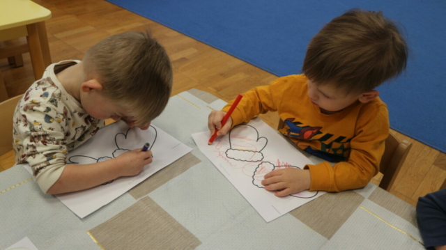 Praca plastyczna - rękawiczki