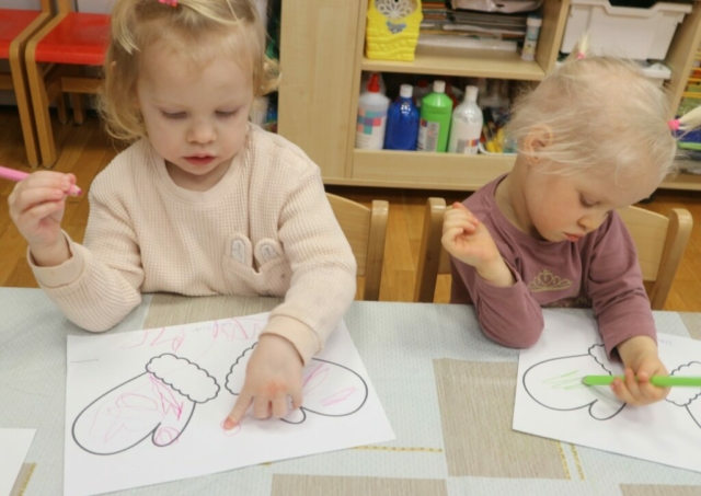 Praca plastyczna - rękawiczki