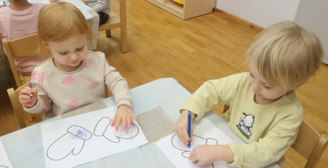 Praca plastyczna - rękawiczki