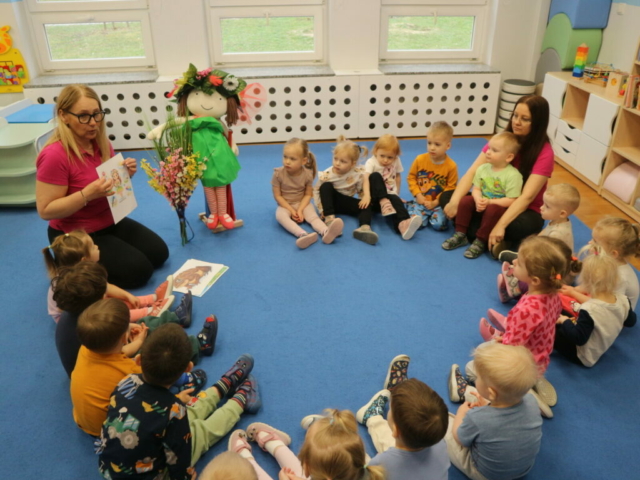 Wysłuchanie wiersza pt." Przyjście wiosny "