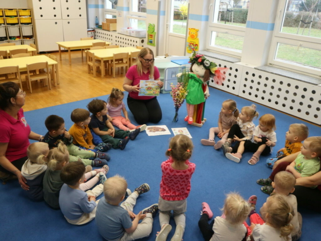 Wysłuchanie wiersza pt." Przyjście wiosny "