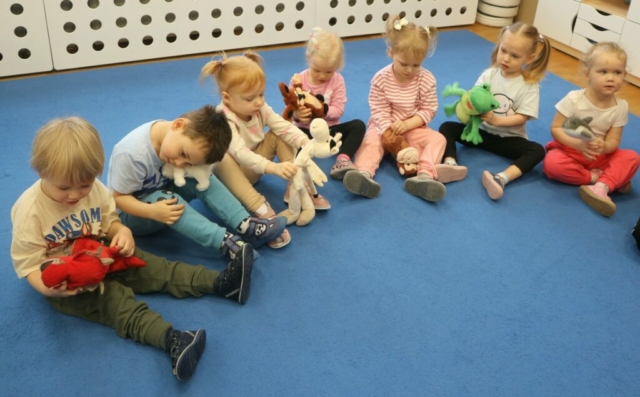 Wysłuchanie wiersza pt." Moje pluszaki"