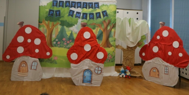 Teatrzyk pt. "Smerfy szukają wiosny"