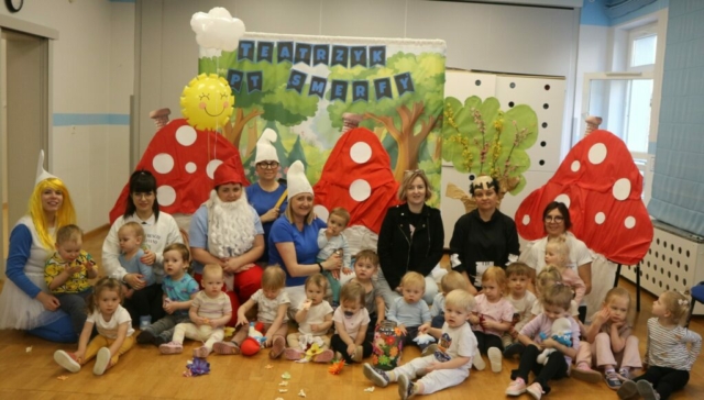 Teatrzyk pt. "Smerfy szukają wiosny"